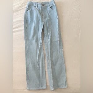 Abercrombie & Fitch High Rise 90’s Relaxed Jean in Curve Love
